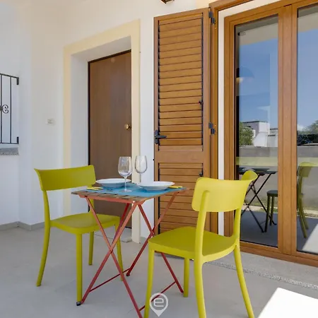 Lemon 2 - Terrace - Aircon Apartment